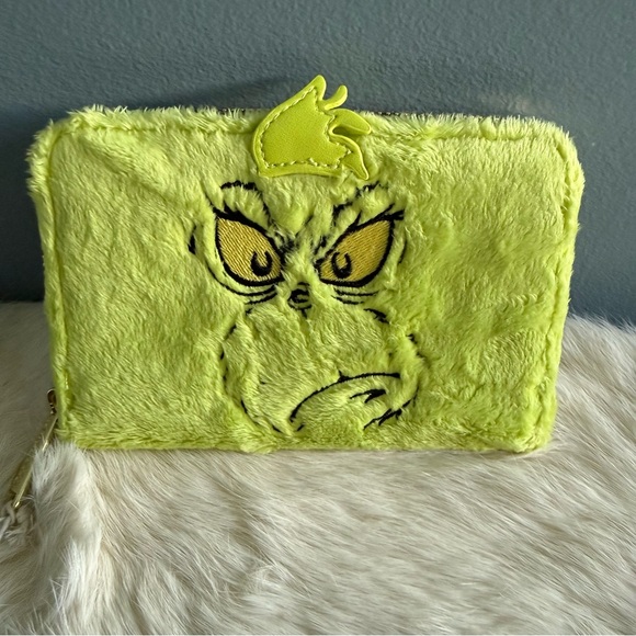 Loungefly Dr. Seuss' How The Grinch Stole Christmas Plush Glow Zip Around Wallet - Picture 4 of 9